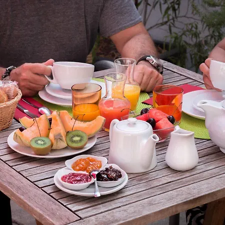 Cote Patio فندق نيم