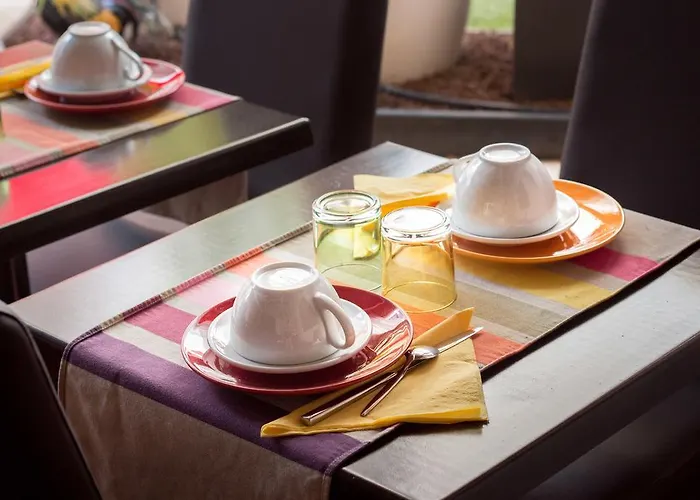 Hotel Cote Patio Nîmes