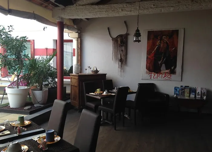 Hotel Cote Patio Nîmes